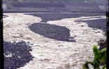 Le cyclone intense Ando est passé au large de la Réunion le samedi 6 janvier 2001. Les fortes pluies ont entraîné la mort d'un automobiliste qui s'est noyé en voulant traverser un radier submergé dans l'Ouest