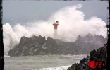 Le cyclone intense Ando est passé au large de la Réunion le samedi 6 janvier 2001. Les fortes pluies ont entraîné la mort d'un automobiliste qui s'est noyé en voulant traverser un radier submergé dans l'Ouest