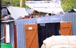 Cette famille déjà défavorisée socialement a tout perdu  suite au passage sur La Réunion du cyclone tropical intense le 22 janvier 2002