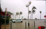 Le cyclone tropical intense Dina s'est abattu sur La Réunion le 22 janvier 2002. Les dégâts se sont chiffrés à pluiseurs millions d'euros
