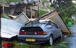 Le cyclone tropical intense Dina s'est abattu sur La Réunion le 22 janvier 2002. Les dégâts se sont chiffrés à pluiseurs millions d'euros