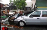 L'?il du cyclone Dina est passé à 60 km des côtes ouest de La Réunion le 22 janvier 2002