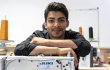 Le réfugié afghan Hamidullah Hussaini, employé comme couturier à la PME "La bobine à pois", le 24 février 2022 à Issoire, dans le Puy-de-Dôme