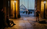 Une cour du musée du Louvre, au centre de Paris, le 7 octobre 2023