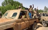 Capture d'écran d'une vidéo diffusée le 23 avril 2023 par les Forces de soutien rapide (FSR) montrant de combattants du groupe paramilitaire soudanais dans le Grand Khartoum