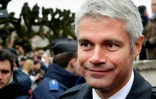Laurent Wauquiez rend hommage au général de Gaulle à Colombey-les-deux-Eglises, le 9 novembre 2017