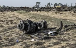 Un débris du Boeing 737 MAX d'Ethiopian Airlines après son crash le 10 mars 2019 près d'Addis Abeba