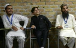 Hammad Safi (c), 11 ans, "coach en motivation", pendant un cours à l'University of spoken english, le 3 avril 2016 à Peshawar, au Pakistan