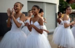 Des élèves du Ballet Manguinhos, école de danse classique d'une favela de Rio de Janeiro, au Brésil, le 27 juin 2022