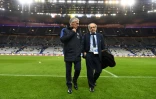 Le sélectionneur de l'équipe de France, Didier Deschamps (g) et le président de la Fédération française de football (FFF), Noël Le Graët, avant le match amical face au pays de Galles, au Stade de France, le 10 novembre 2017