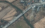 Image satellite difusée le 28 février 2022 montrant un pont endommagé à Irpin, en Ukraine