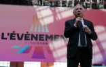Le Premier ministre François Bayrou lors d'un meeting du parti Renaissance à la Cité du cinéma à Saint-Denis, au nord de Paris, le 6 avril 2025