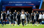 L'équipe de France en bloc pour attaquer le Mondial en Russie, lors d'une séance d'entraînement à Kazan le 15 juin 2019