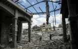 Des habitants déplacés par les combats regagnent le sud du Liban, traversant le marché historique de Nabatiyé, au Liban, le 15 juin 2026