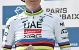 Le Slovène d'UAE Team Emirates Tadej Pogacar (2e) sur le podium de Paris-Roubaix le 13 avril 2025