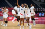 Les Bleues, victorieuses de la Russie, remportent leur premier titre olympique, le 8 août 2021 à Tokyo 