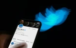 Sur son compte Twitter, Elon Musk a expliqué avoir  souhaité "éviter une vente en urgence des titres Tesla"
