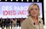 Marine Le Pen sur le plateau de "Des paroles et des actes", le 23 juin 2011, à Aubervilliers, près de Paris
