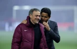 L'entraîneur du Paris Saint-Germain Luis Enrique et le président du club Nasser al-Khelaifi après le match contre Monaco en Ligue 1 au Parc des Princes le 7 février 2025.