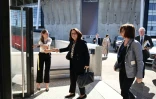 La ministre française des Sports Marina Ferrari (C) et l'ancien Premier ministre Michel Barnier (D) à leur arrivée à la réunion du comité exécutif consacré à l'organisation des JO-2030 dans les Alpes, le 10 septembre 2026 à Décines-Charpieu
