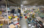 Dans une usine de l'entreprise Independant Can, qui fabrique des boîtes en fer blanc, à Belcamp, dans le Maryland, le 25 juin 2025