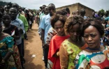Des Congolais font la queue pour voter symboliquement à Béni (est de la RDC) le 30 décembre 2018 où le véritable vote n'a pas lieu