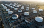 Des unités de stockage de pétrole à Carson, en Californie, le 25 avril 29020