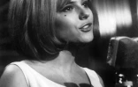 France Gall sur scène lors du concours de l'Eurovision à Paris le 1er mars 1965