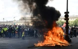 Manifestation des personnels soignants le 16 juin 2020 sur l'Esplanade des Invalides Ă Paris