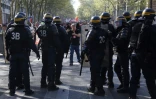 Des CRS déployés le 19 avril 2018 à Paris lors d'une manifestation contre la politique du gouvernement