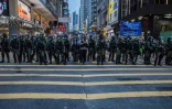 Des polciers déployés après un appel à la manifestation contre le report des législatives, le 6 septembre 2020 à Hong Kong