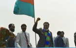 Sam Nujoma(c), alors à la tête de la Swapo, s'adresse à une foule de partisans lors d'un discours à Oshakati au nord de la Namibie le 7 octobre 1989