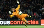 Gianluigi Donnarumma en action lors du match entre le PSG et l'Olympique Lyonnais au Parc des Princes à Paris le 21 avril 2024