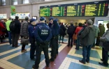 Des policiers à la gare du Nord le 23 mars 2016 à Bruxelles