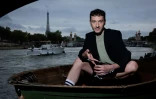 Le directeur artistique des cérémonies d'ouverture et de clôture des JO de Paris Thomas Jolly, le 2 juillet 2024 sur la Seine