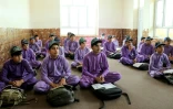 Des élèves au premier jour de la rentrée scolaire, dans une école privée à Khost, le 20 mars 2024 en Afghanistan