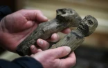Des statuettes anciennes, le 12 avril 2019, de la culture esquimau yupik trouvées près de Quinhagak, en Alaska