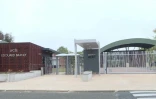 Capture d'écran d'une vidéo AFPTV montrant le lycée Edouard-Branly, où un élève a été filmé menaçant sa professeur avec une arme factice, le 18 octobre 2018