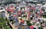Vue aérienne du centre-ville inondé de la ville de Glucholazy, le 15 septembre 2024, en Pologne