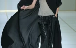 Défilé de la collection printemps-été Giorgio Armani lors de la semaine de la mode, le 27 septembre 2026 à Milan