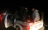 Des membres des forces de sécurité syriennes quittent Al Mastumah, dans la province d'Idleb, pour renforcer les forces déployées dans la région de Lattaquié, le 6 mars 2025