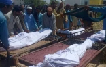 Les corps de victimes d'une attaque dans le district de Musakhail, dans la province du Baloutchistan, le 26 août 2024 au Pakistan