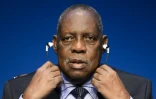 Le président par interim de la Fifa Issa Hayatou en conférence de presse au siège de l'instance internationale, le 3 décembre 2015 à Zurich 