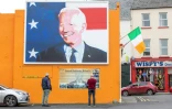 Une fresque murale de Joe Biden, alors candidat à la présidentielle, le 7 octobre 2020 à Ballina, en Irlande
