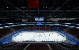 La patinoire olympique de Pékin accueille les équipes de Beijing Arcfox et deBeijing Shougang opposées lors d'un test pour les JO, le 8 novembre 2021 