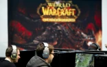 Des joueurs au salon de la high tech CeBIT, Ă Hanovre, en Allemagne, jouent Ă World of Warcraft, le 3 mars 2011