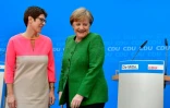 La chancelière allemande et leader de parti CDU Angela Merkel (D) et Annegret Kramp-Karrenbauer, présidente de la Sarre et pressentie pour lui succéder à la tête de la Sarre, à Berlin le 19 février 2018