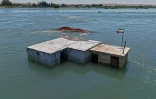 Une zone inondée dans la province syrienne de Raqqa suite aux récentes crues de l'Euphrate, le 30 mai 2026