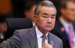 Le ministre chinois des Affaires étrangères, Wang Yi, participe à la 26e réunion des ministres des Affaires étrangères des pays de l'Association des nations d'Asie du Sud-Est (Asean) plus trois au Centre des congrès de Kuala Lumpur, le 10 juillet 2025
