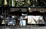 Bouquinistes quai de Conti à Paris, en octobre 2016